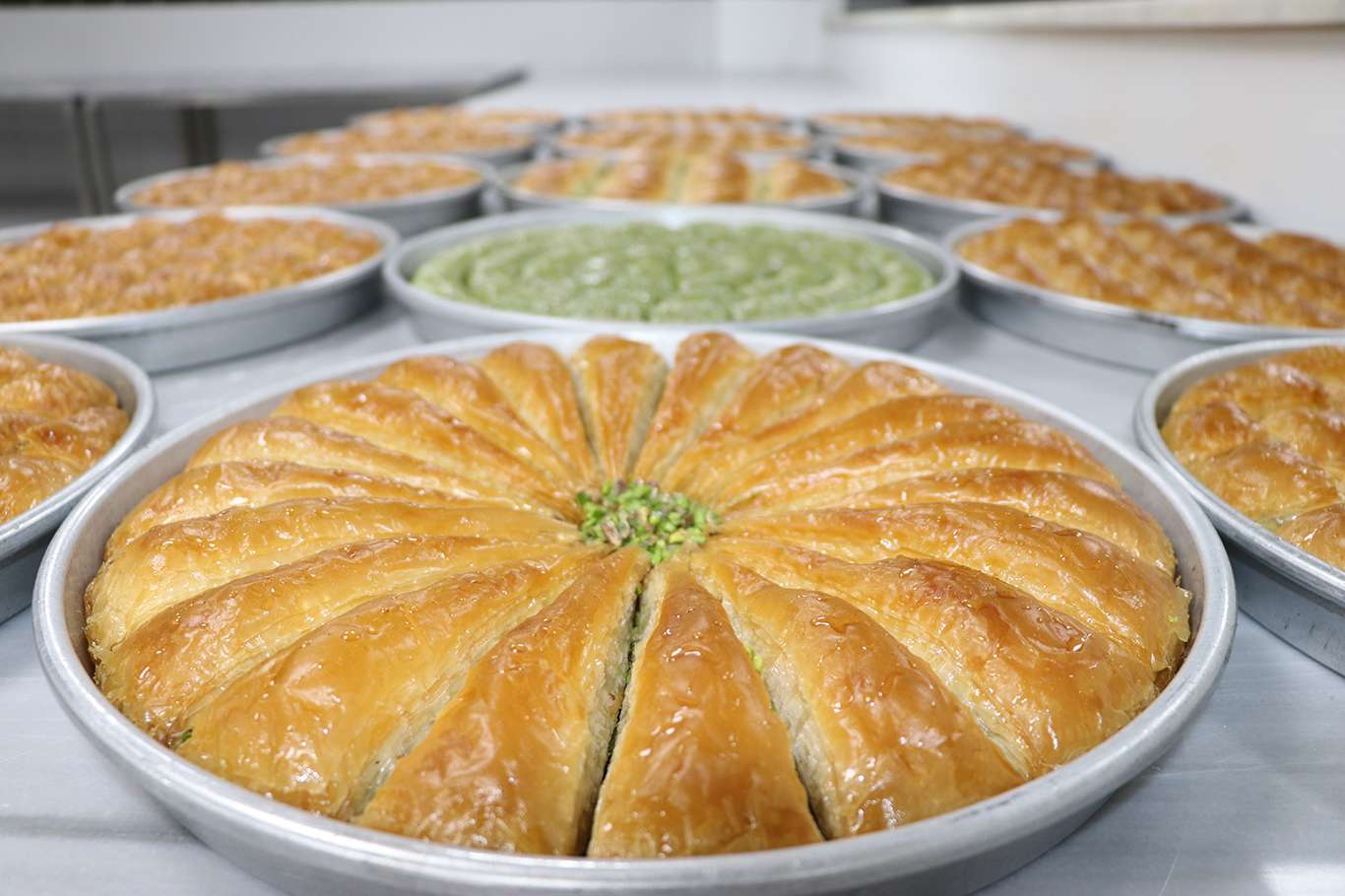 Baklavacılarda “tatlı” bayram telaşı